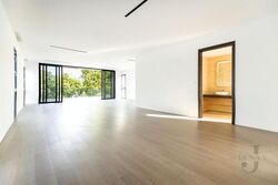 Mount Sinai Lane (D10), Detached #504059901